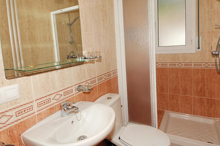 Chalet 6 Schlafzimmer mit Schwimmbad, Meerblick, Parken und Garten auf Calella de Palafrugell - Kaufen - verkaufen