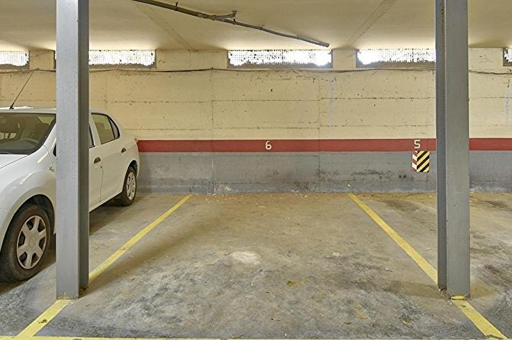 Parkplatz mit Parken auf Palafrugell - Kaufen - verkaufen