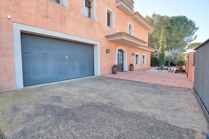 Chalet 5 Schlafzimmer mit Schwimmbad und Garten auf Mont-ras - Kaufen - verkaufen