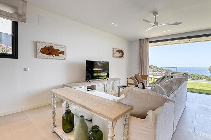 Chalet 4 Schlafzimmer mit Schwimmbad, Wifi, Parken, Grill und Garten auf Calella de Palafrugell - Vermietung Jahreszeit