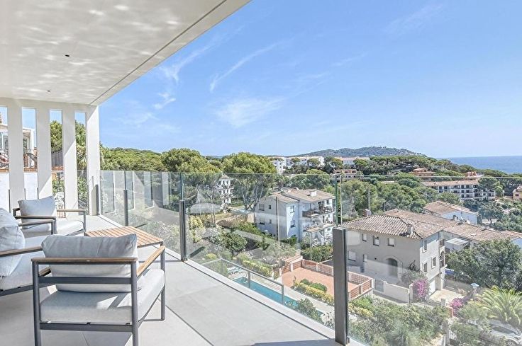 Chalet 4 Schlafzimmer mit Schwimmbad, Wifi, Parken, Grill und Garten auf Calella de Palafrugell - Vermietung Jahreszeit